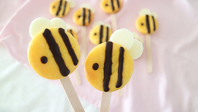 Cheesecake Truffle Recipe with Chocolate Decoration